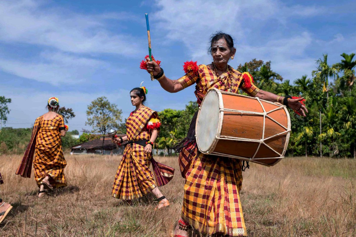 Choodamani Ramachandra, the first female performer in Dollu Kunitha